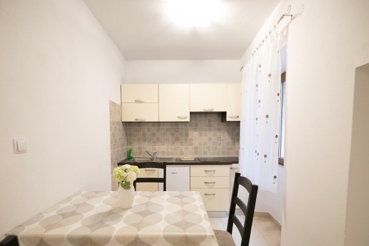 Apartment Elena Бале Экстерьер фото